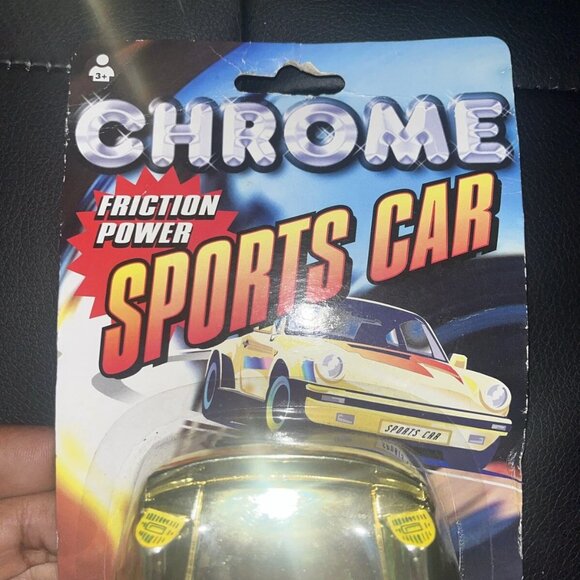 This vintage diecast car is a must-have for any collector or fan of the Porsche - Picture 3 of 8